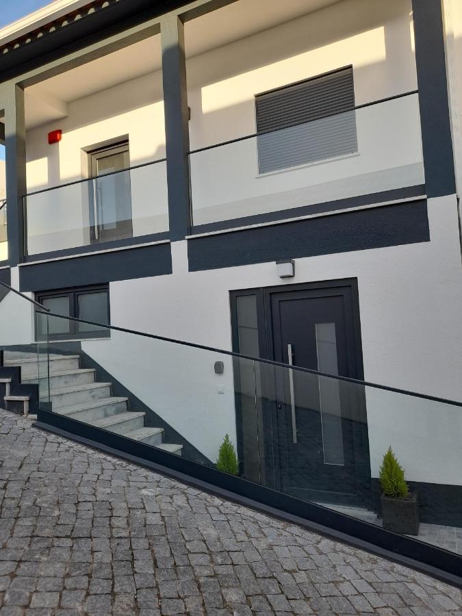 Hall 92 Quartos Com Wc Em Moradia Com Piscina A-Das-Lebres Loures Exterior foto