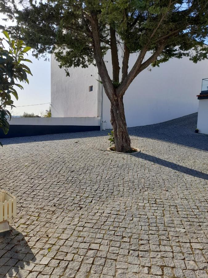 Hall 92 Quartos Com Wc Em Moradia Com Piscina A-Das-Lebres Loures Exterior foto