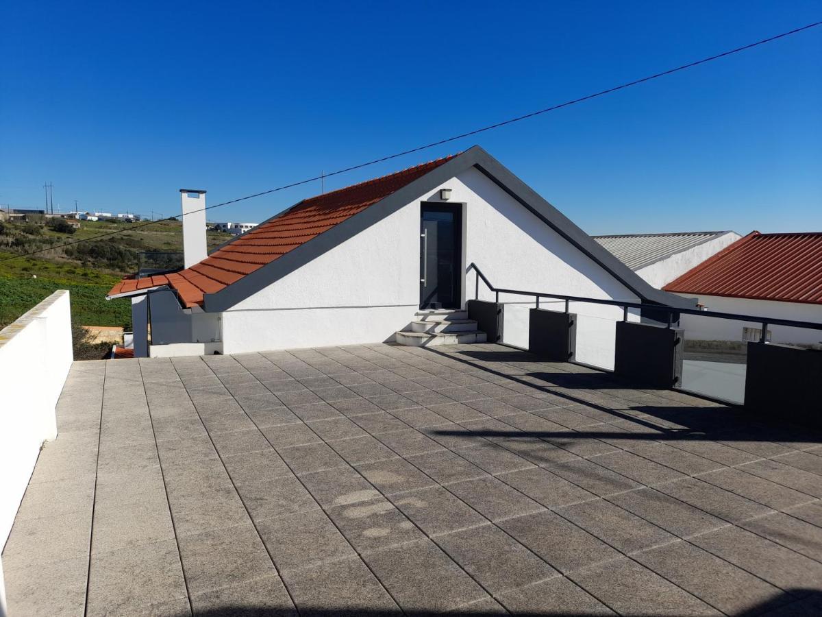 Apartamento Hall 92 Quartos Com Wc Em Moradia Com Piscina A-Das-Lebres Loures Exterior foto